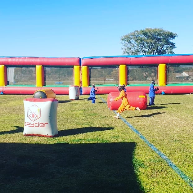 Mobile inflatable paintball fields field bunkers verfbal spanbou teambuild teambuilding